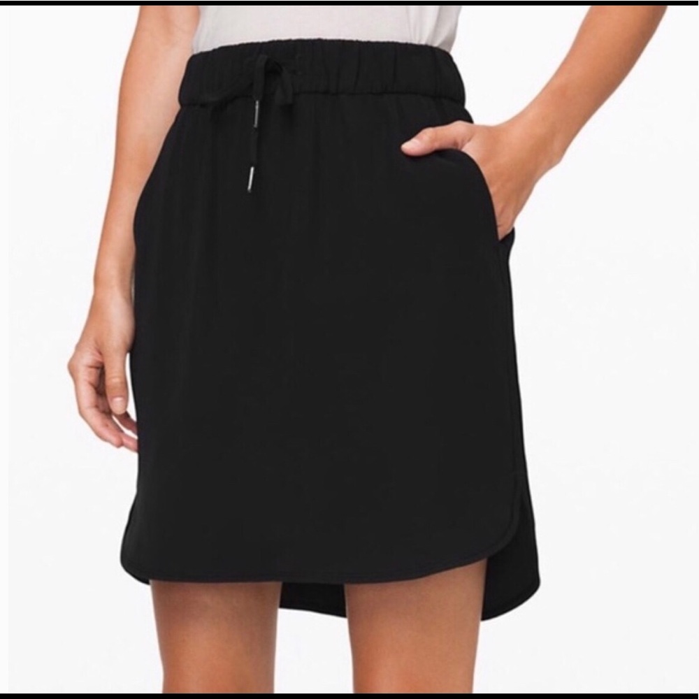 Lululemon Black On-the-Fly Luxrtreme SKIRT size 4